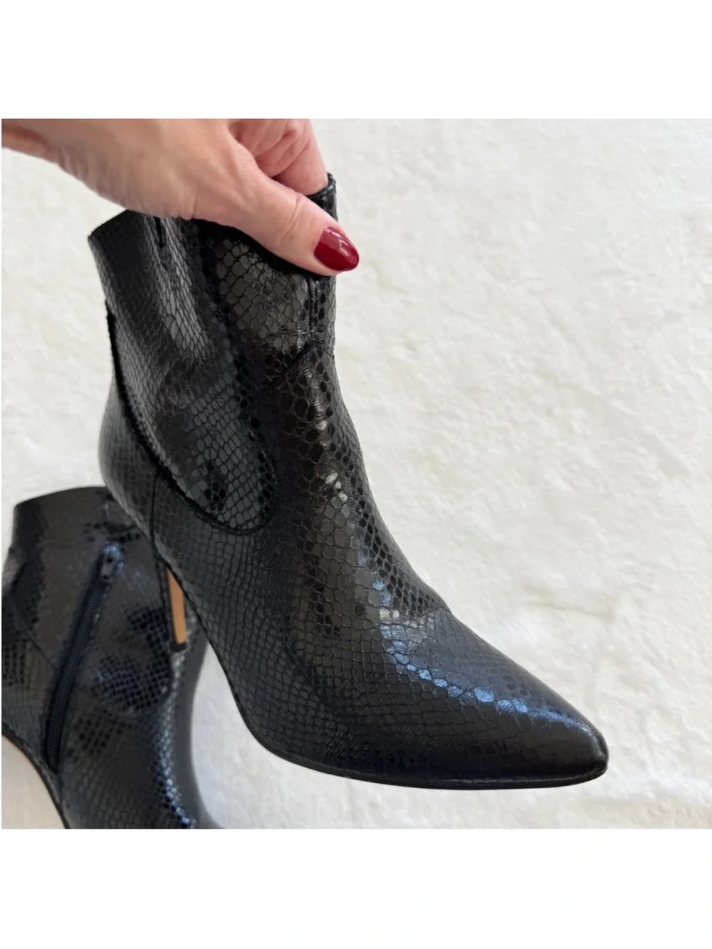 SHU SHOP Black Snakeskin Embossed Stiletto Ankle Booties size 8